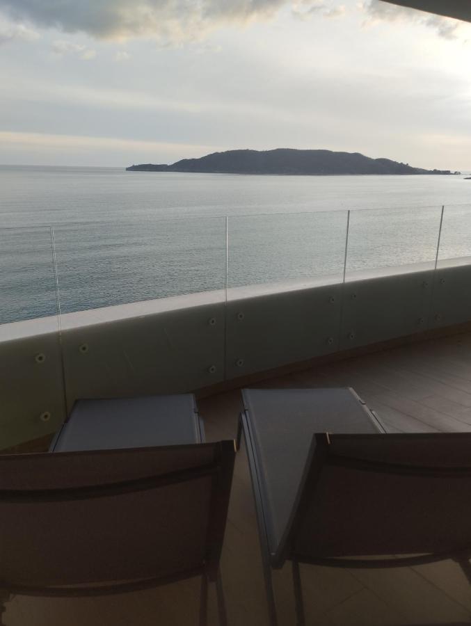 Beachfront Luxury Apartment Будва Екстериор снимка