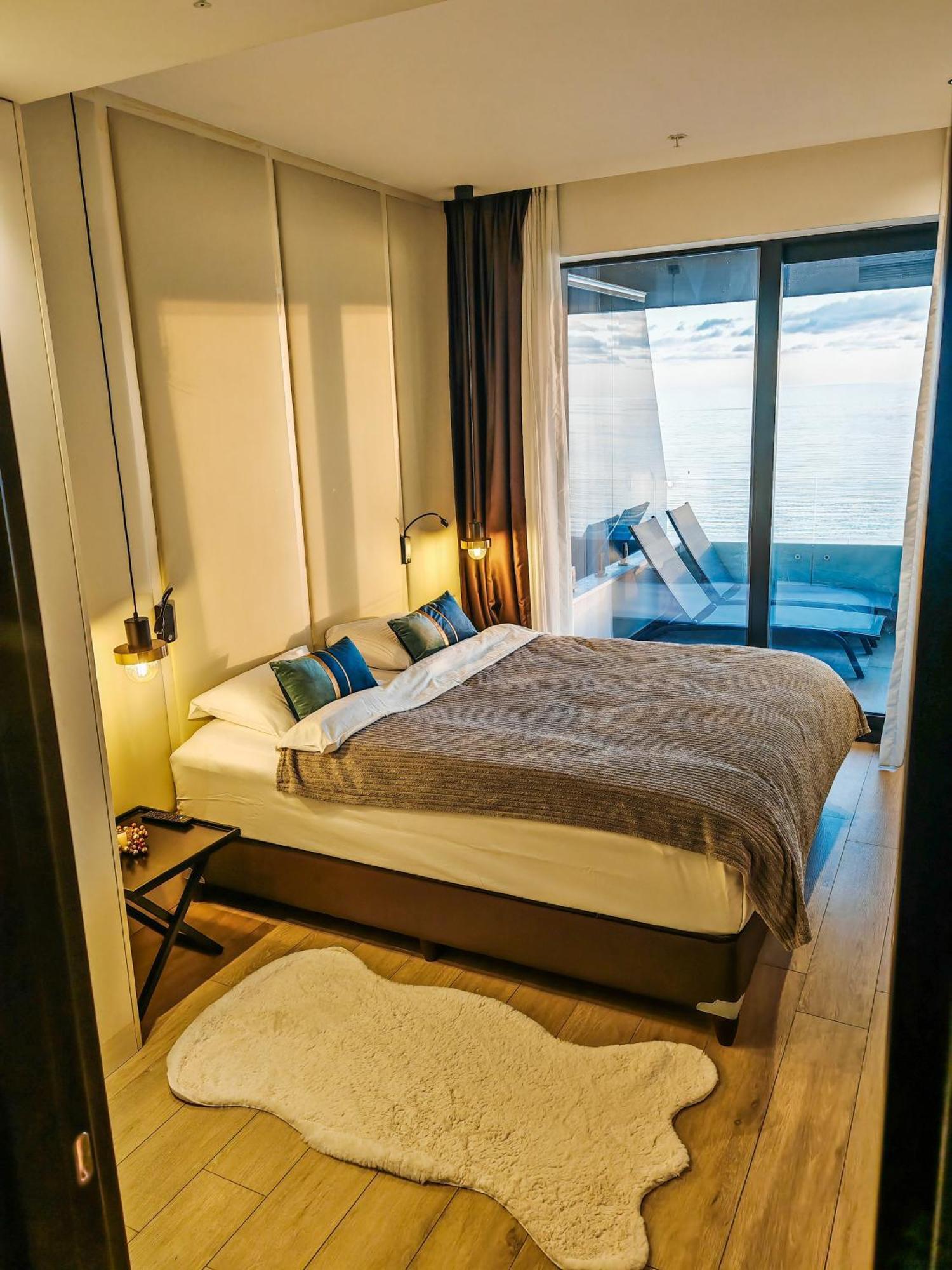 Beachfront Luxury Apartment Будва Екстериор снимка