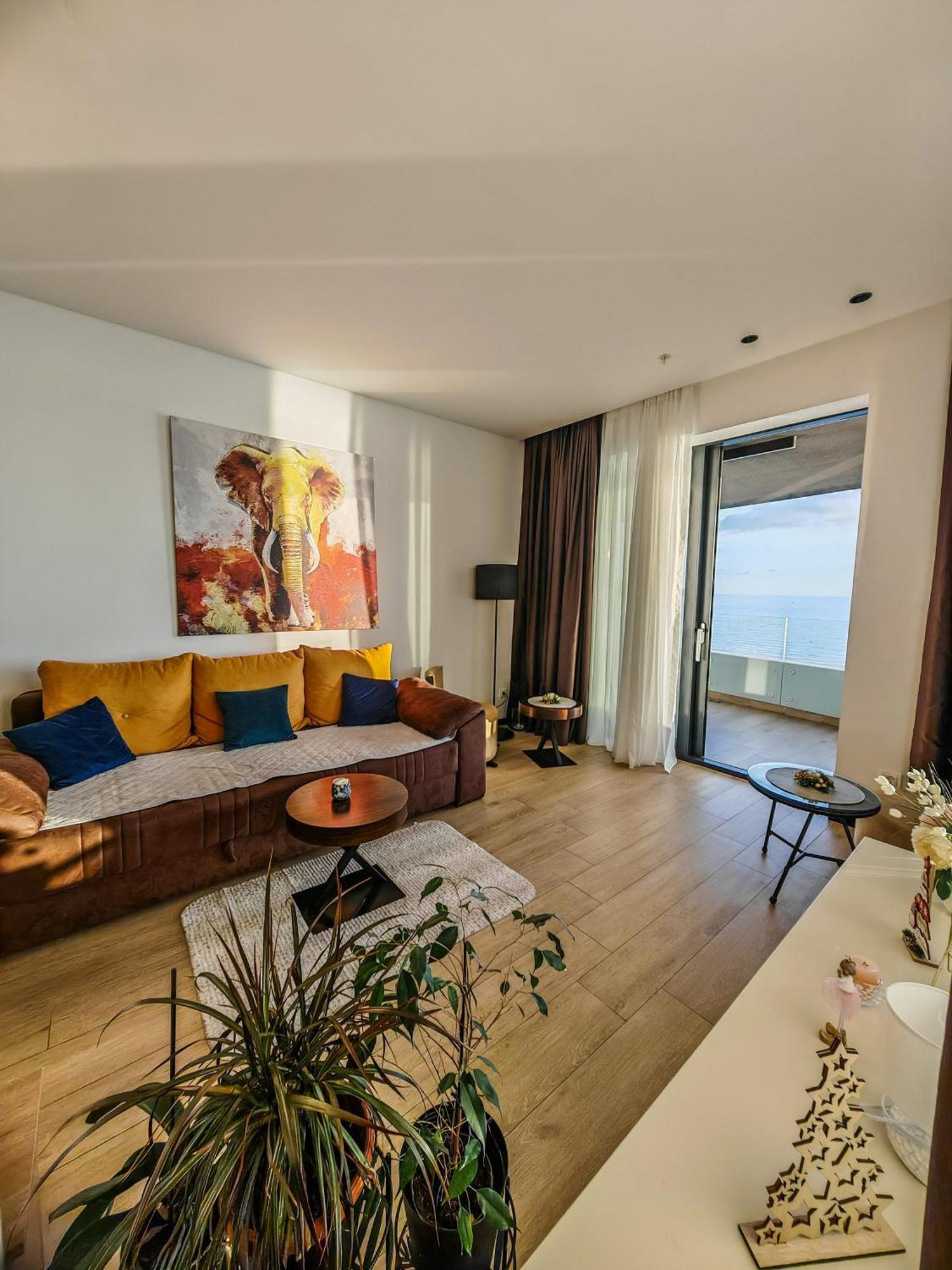Beachfront Luxury Apartment Будва Екстериор снимка