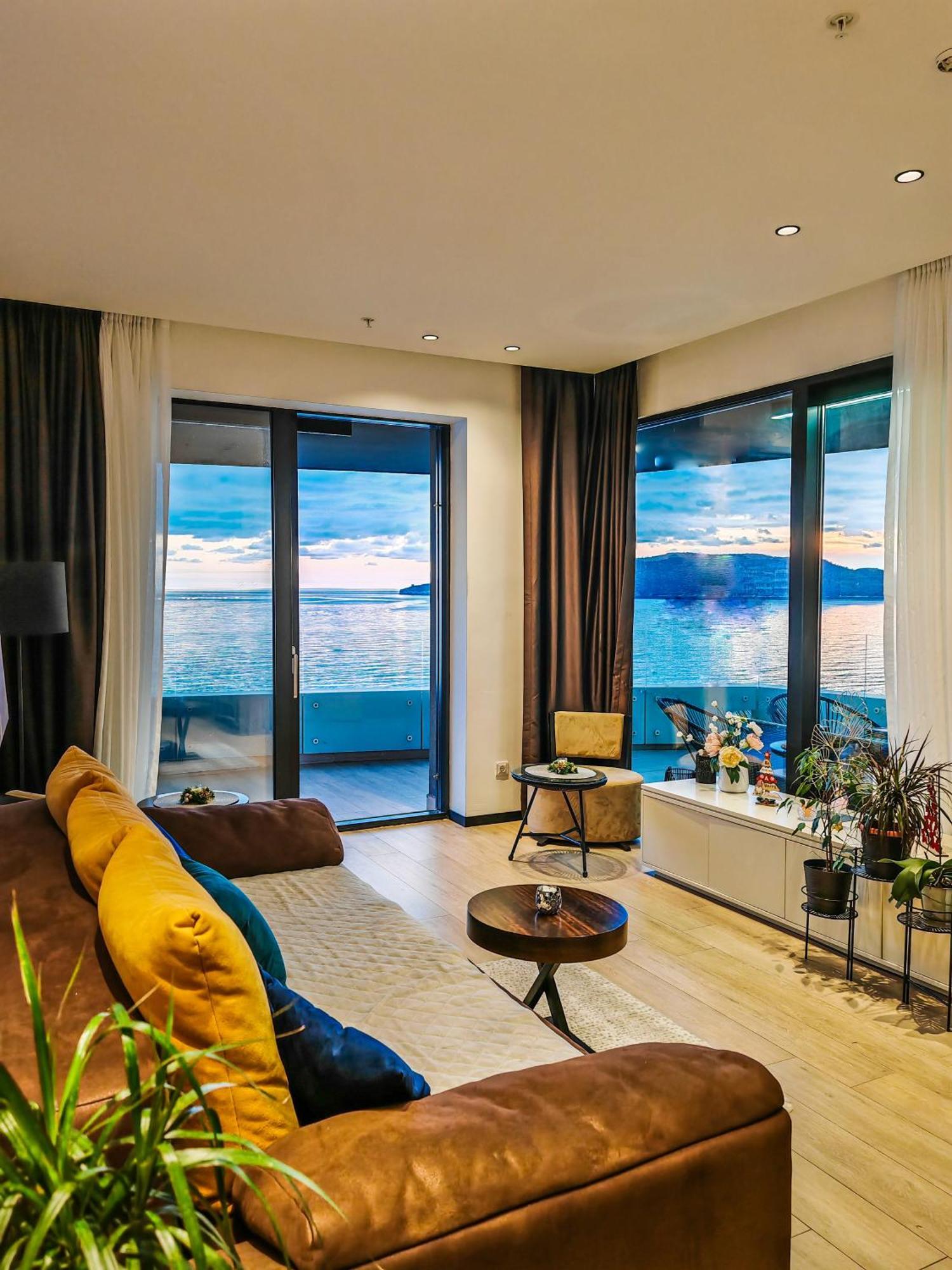 Beachfront Luxury Apartment Будва Екстериор снимка