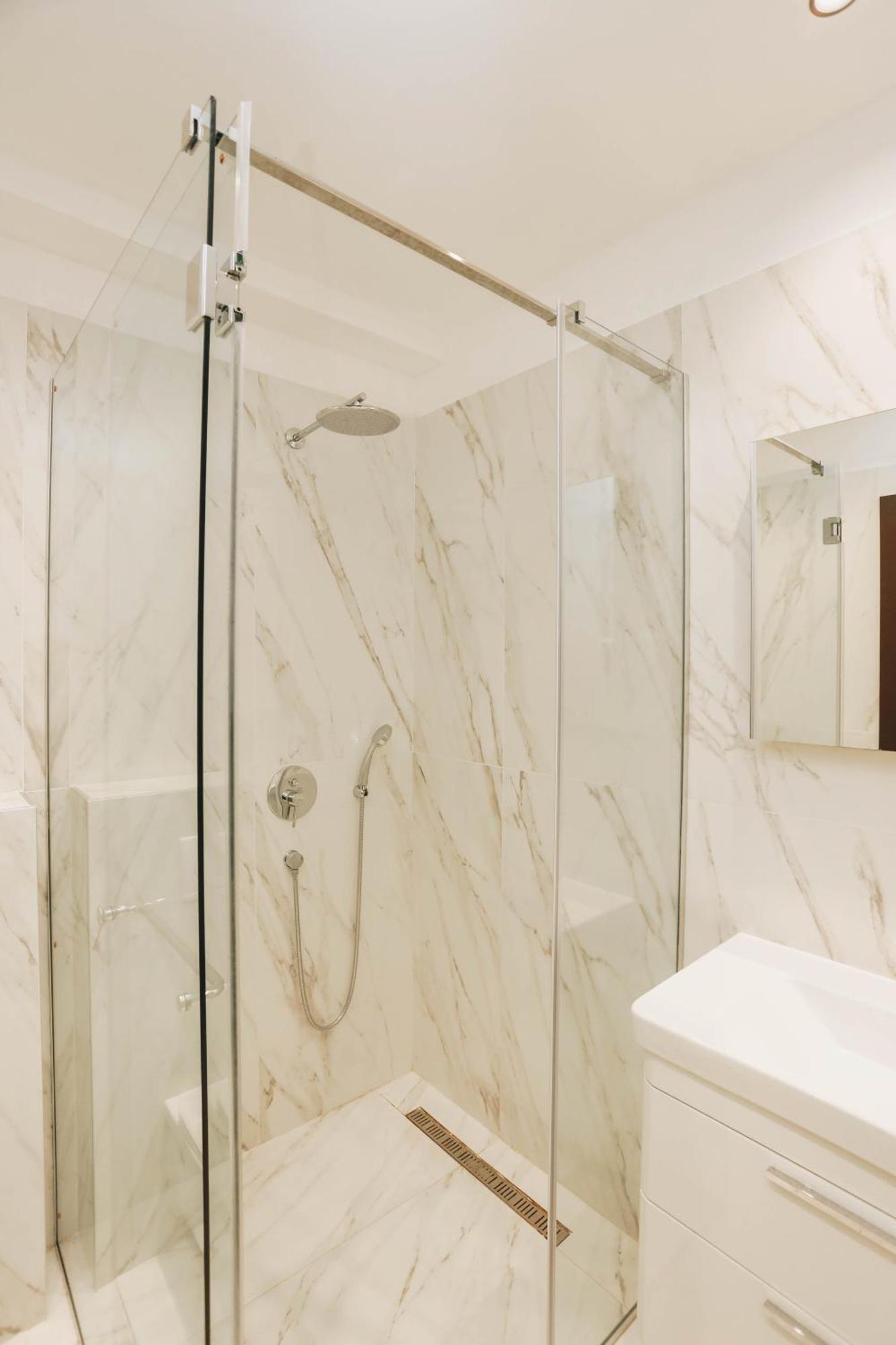 Beachfront Luxury Apartment Будва Екстериор снимка